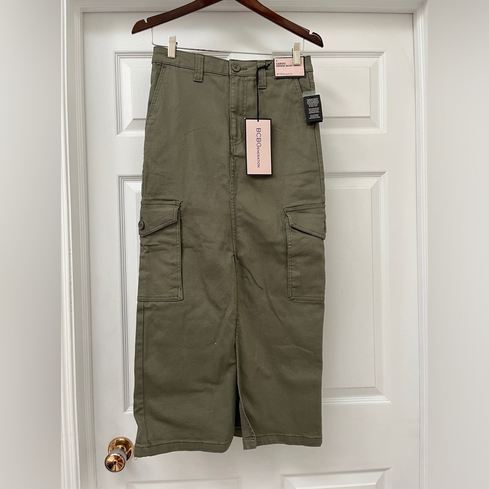 NWT BCBG green denim cargo skirt size small